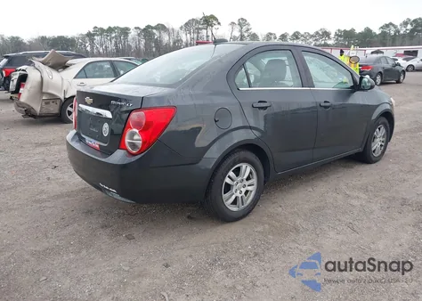 2015 Chevrolet Sonic Lt Auto z USA, uszkodzony, nr VIN 1G1JC5SH0F4104459